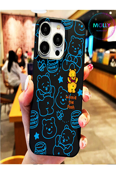 Molly حافظة سيليكون بنمط ويني سوداء لهاتف آيفون 15 برو ماكس