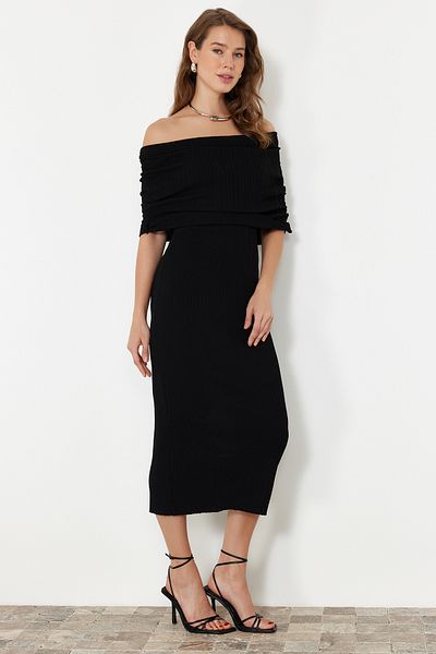 Trendyol Collection Rochie maxi din tricotaje negre cu guler Carmen - TWOSS24EL01003
