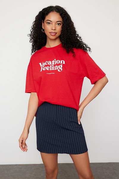Trendyol Collection Prémium, piros nyomott 100% pamut kényelmes póló - TWOSS24TS00178