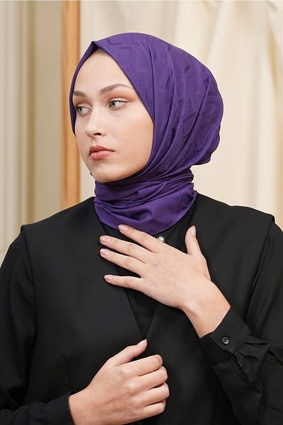Loryan Cotton Jacquard Shawl - Plum Patterned Logo