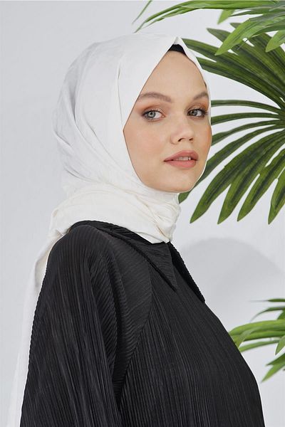 Loryan Ecru Silky Jacquard Shawl - Houndstooth Pattern