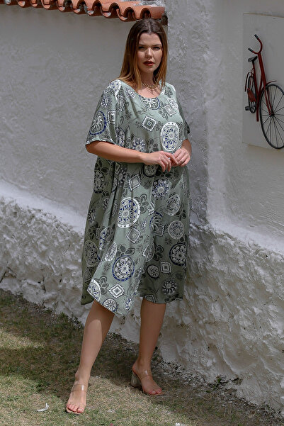 Chiccy İtalyan Haki V Yaka Kısa Kol Oval Etekli Allover Baskılı Dokuma Casual Elbise