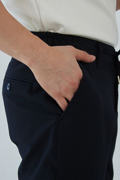 RAVANELLI Ανδρικό σορτς Navy Blue Slim Fit με πλαϊνές τσέπες Seersucker Pattern