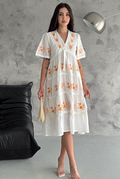 FEMELLE Φόρεμα με λουλουδάτο μοτίβο σε λευκό κέντημα με κορδόνια