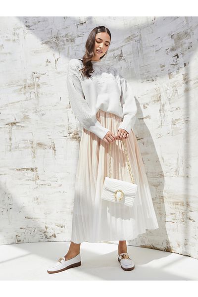Styli Oversized Floral Embroidered Knit Sweater