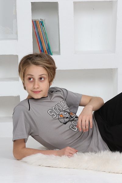 KAPİKİDS Boy's Gray Pajama Set - Short Sleeve, Crew Neck, Helmet Printed Capri