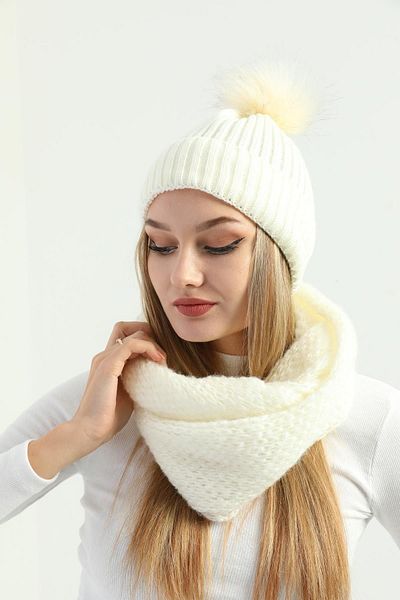 Ritagarcia Set tricotaje de damă ecru beretă cu pompon și guler tricotat