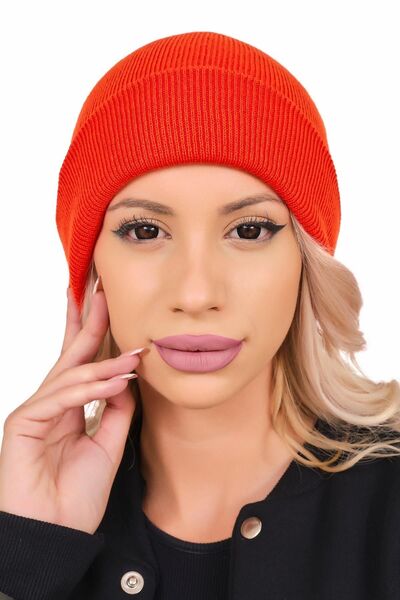 Ritagarcia Жіноча помаранчева трикотажна шапка з рівним згином Basic