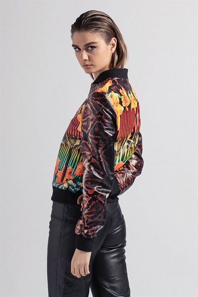 Deriderim Black Colored Front and Back Flower Sleeves Snake Printed Waist and Sleeve Ribbed Women's Genuine Leather Coat