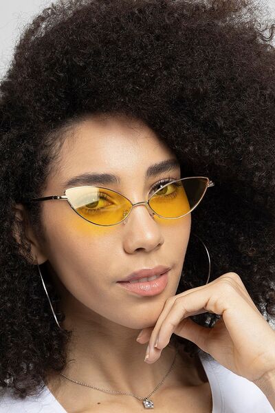 Polo55 Kis macskaszemű női napszemüveg sárga üveggel és fém kerettel