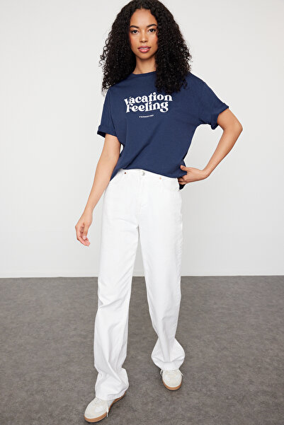 Trendyol Collection Sötétkék nyomott mintás prémium 100% vastag pamut, laza/kényelmes szabású kötött póló TWOSS24TS00178