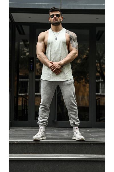 FAST EFFECT WEAR شعار رياضي منقوش عرقيًا
