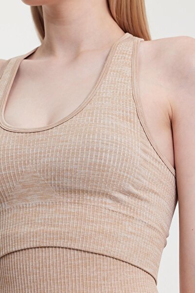 Penyelux Cream Colored Seamless Women's Sports Bra - Supporting and Covered