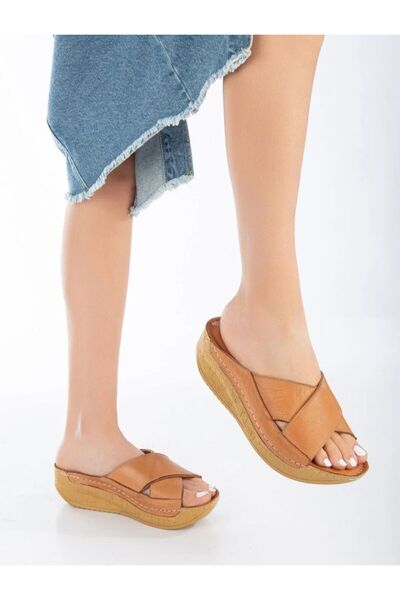 ESER KADIN DERİ TABA RENK TERLİK RAHAT ŞIK VE TARZ