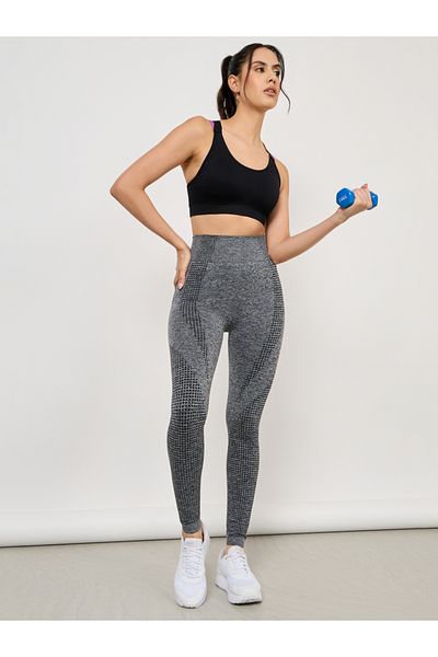 Styli Contrast Cross Back Strap Sports Bra