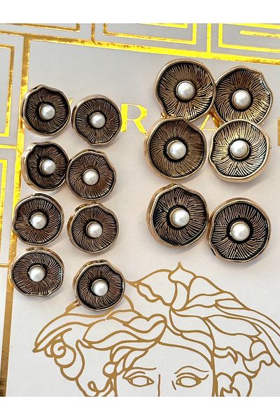 ODDA TASARIM ATÖLYESİ Gold and Black Blackout Detailed Oyster Shell Model Blazer Jacket Set with Pearls