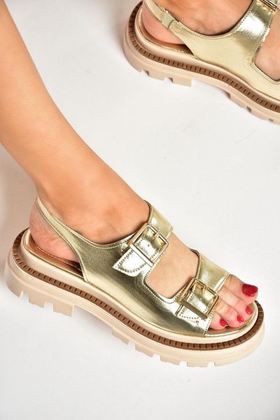 Fox Shoes S437302209 Sandale de damă cu talpă groasă de culoare aurie