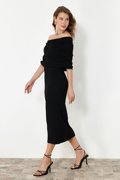 Trendyol Collection Rochie maxi din tricotaje negre cu guler Carmen - TWOSS24EL01003