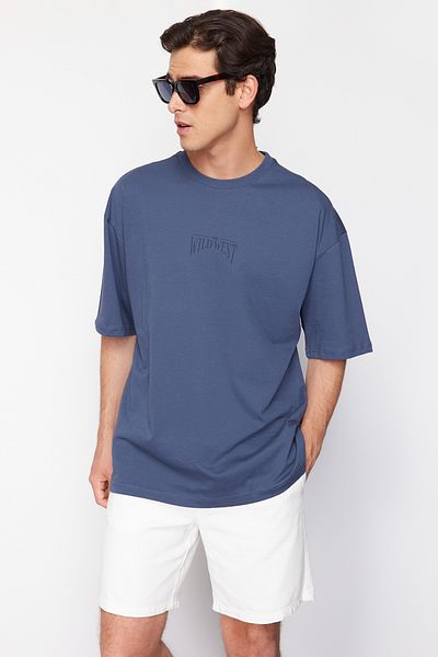 Trendyol Collection Μπλουζάκι Indigo Oversize Βαμβακερό εμπριμέ πίσω - TMNSS24TS00003