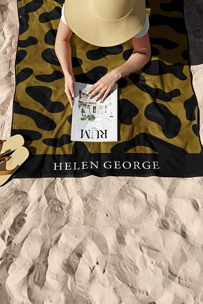Helen George New Land - Πετσέτα θαλάσσης με μοτίβο καφέ μαύρο λεοπάρ HGTW0001349