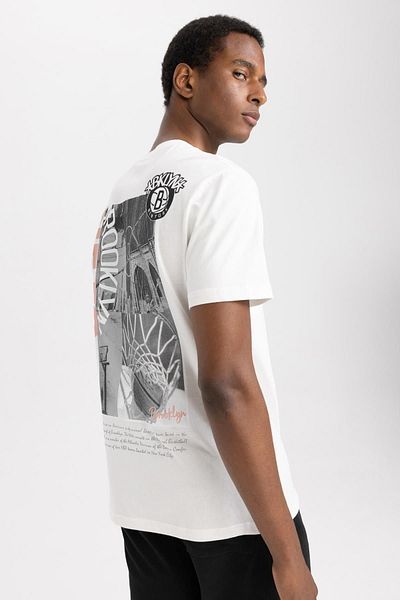 DeFacto Fit Nba Brooklyn Nets Standard Fit Crew Neck Short Sleeve 100% Cotton T-shirt A1717ax23sm