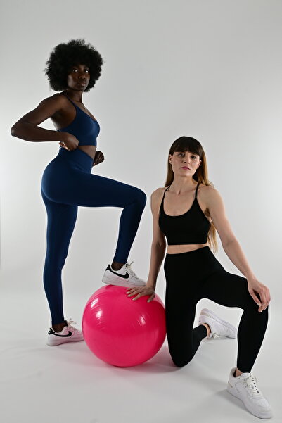 OQRA سراويل رياضية كاجوال قابلة للتمدد عالية الخصر من Aeon باللون الأزرق الداكن