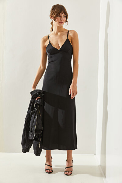 Bianco Lucci Saténové dámské šaty s výstřihem do V se stuhou a tenkými ramínky -60251259