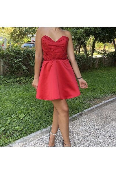 kırmızı mini abiye