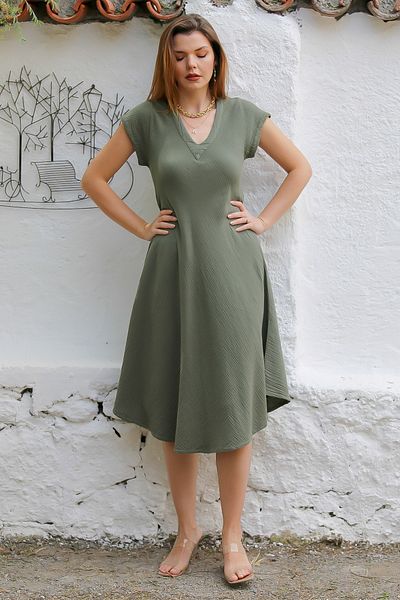 Chiccy Μίντι βαμβακερό φόρεμα με οβάλ φούστα χακί V λαιμόκοψη - Casual Muslin