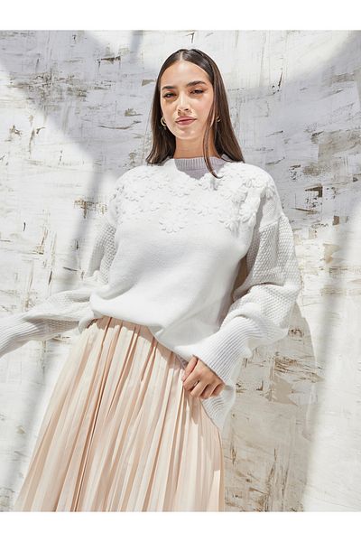 Styli Oversized Floral Embroidered Knit Sweater