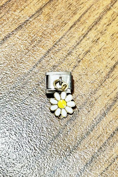 Takı Dükkanı Italian Steel Enamel Daisy Bracelet Charm - 9mm Scb26c