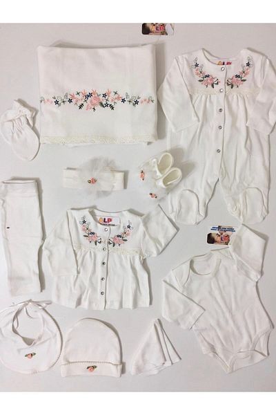 Eda Baby طقم فتاة بيضاء - طقم خروج من المستشفى مزين بالزهور المتقاطعة