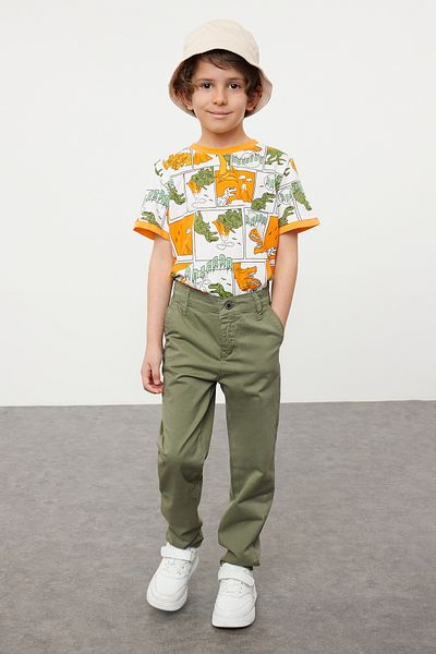 TRENDYOLKIDS Fiú khaki chino nadrág - normál szabású TKDSS24PL00006