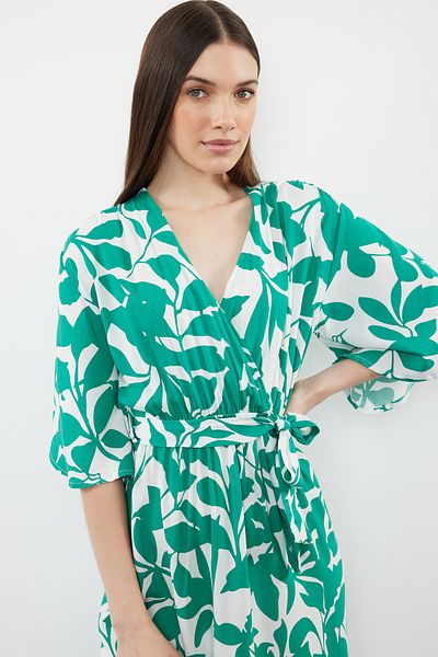 Trendyol Collection Μίντι φόρεμα με γιακά με διπλό στήθος σε γραμμή Α με πράσινο φλοράλ στάμπα - ζωσμένος, TWOSS24EL00915