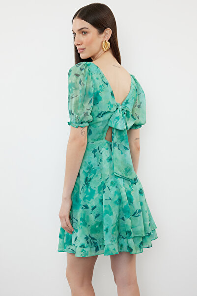 Trendyol Collection Zöld mintás derékra nyíló mini bélelt sifon szőtt ruha TWOSS23EL01171