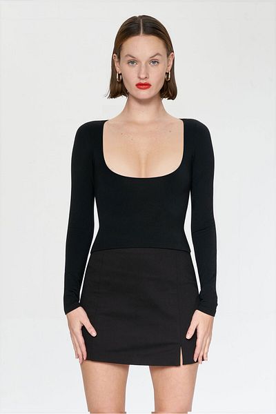 IAMNOTBASIC Terra Top Black T-Shirt