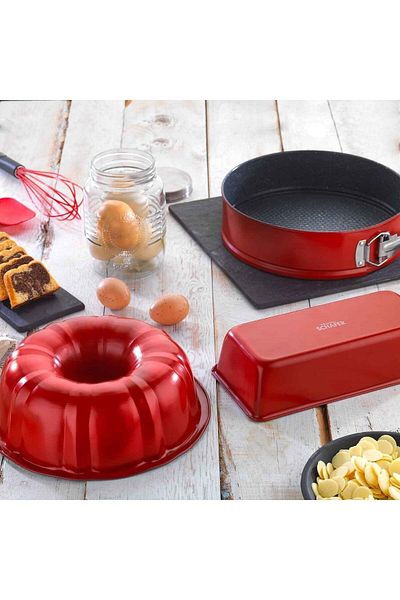 Schafer Set of 3 Red Ariana Cake Molds