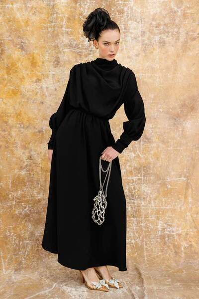 Hooopstore Draped Crepe Dress with Stone Accessories - Black