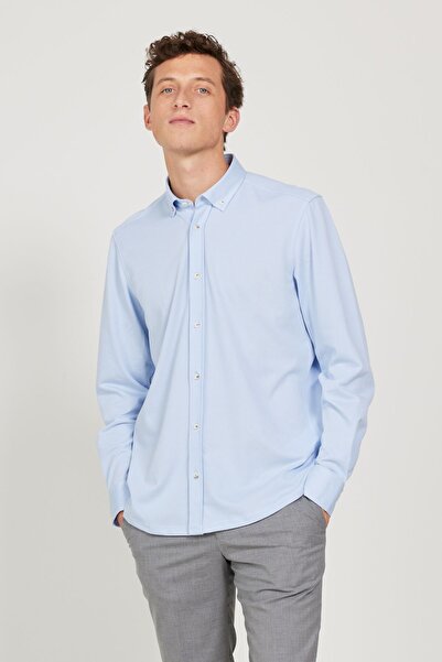 AC&Co / Altınyıldız Classics Világoskék vászon férfi ing - kényelmes szabású, gombos gallérral, Dobby