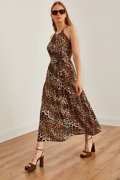 Olalook Neckholder-Kleid aus schwarzer Viskose mit Leopardenmuster und Gürtel, ELB-19001548