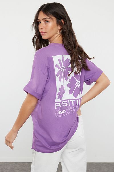Trendyol Collection Lila bedrucktes Oversize/Wide Fit Rundhals-Strick-T-Shirt TWOSS23TS00321