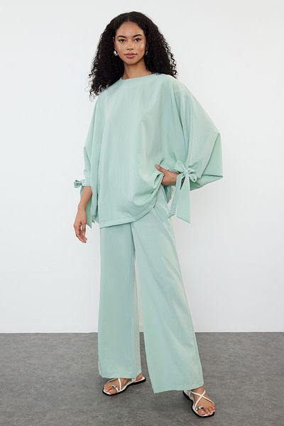 Trendyol Modest طقم تونيك وبنطلون من Mint Aerobin - أكمام خفاش، منسوج TCTSS23US00043