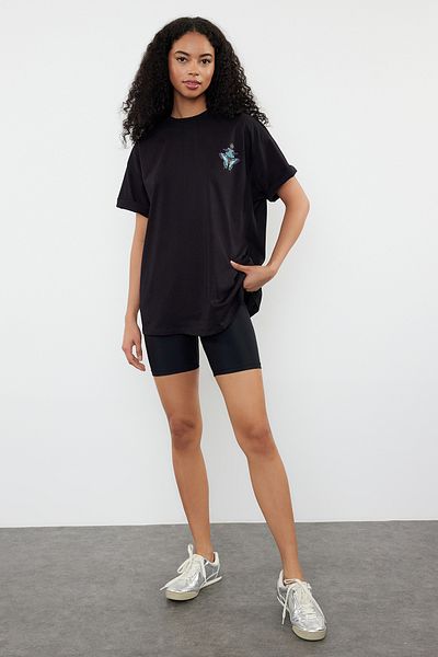 Trendyol Collection Tricou negru 100% bumbac, tricotat supradimensionat/wide, cu imprimeu cu fluturi față și spate TWOSS24TS00274