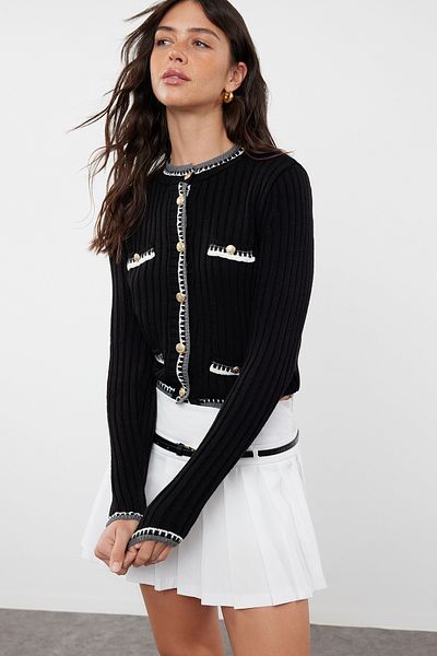 Trendyol Collection Kolorowy czarny kardigan z dzianiny Crop - wygląd kurtki Twoaw23Hi00550
