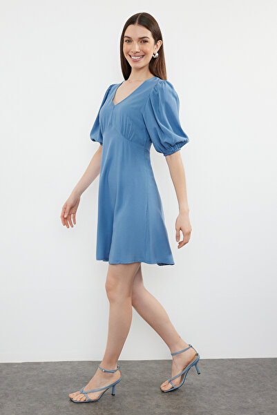 Trendyol Collection Mini rochie țesută cu fustă indigo cu volan cu mâneci bal...
