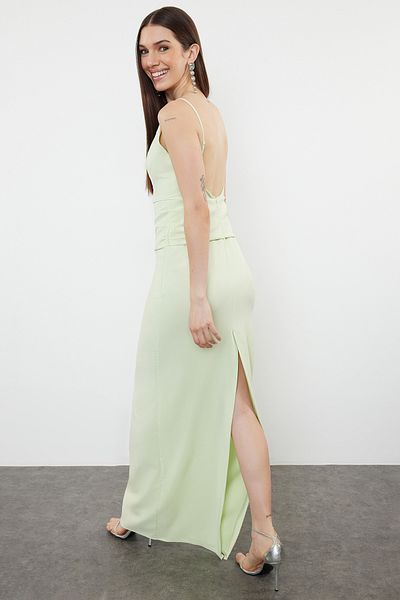Trendyol Collection Довга облягаюча світло-зелена вечірня сукня Gul з деталями TPRSS24AE00179