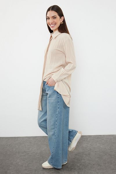 Trendyol Modest Beiges Midi-Krinkle-Hemd - TCTSS24TG00067