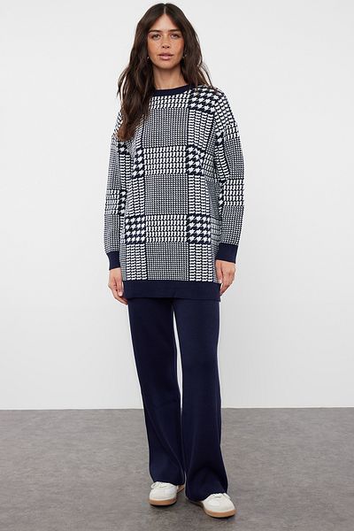 Trendyol Modest Navy Blue Knitwear Sweater and Trousers Set - Houndstooth Patterned TCTAW23US00007