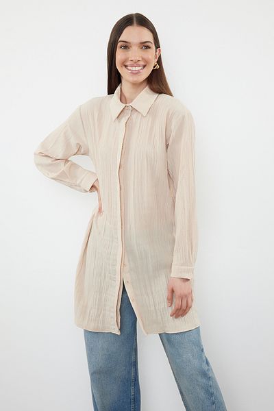Trendyol Modest Beiges Midi-Krinkle-Hemd - TCTSS24TG00067