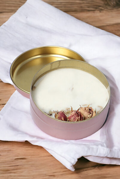 Believe Your Aura Gül Dekorlu %100 Soya Wax Gül Kokulu Mum - 50 cc